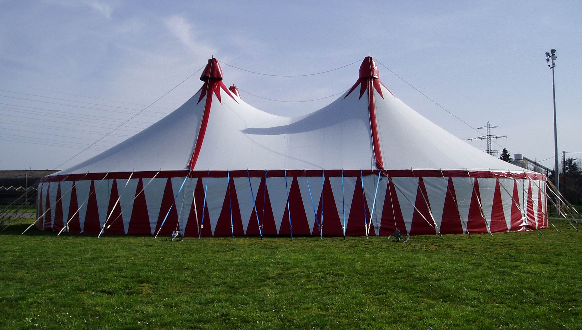 Nuits Toilées - location de chapiteau de cirque